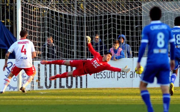 Risultati immagini per Mirco Miori. Portiere nato a Romano di Lombardia (Bg) il 27 agosto 1995